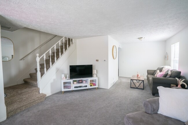 923 Burcham Dr in East Lansing, MI - Building Photo - Building Photo