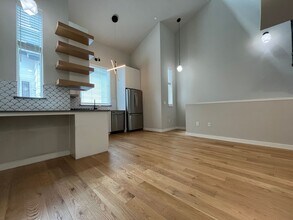 913 Duncan Ln in Austin, TX - Building Photo - Building Photo