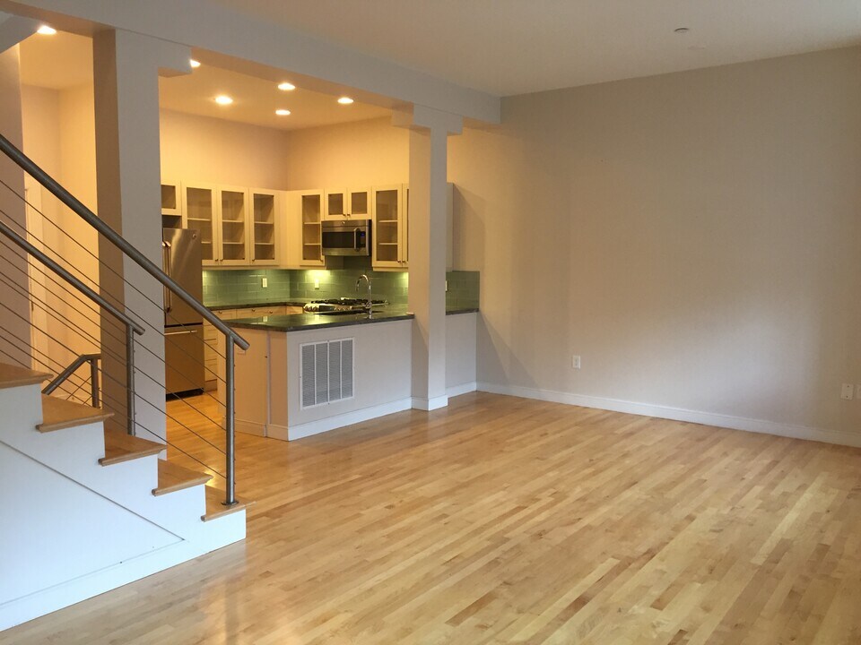 75 Hamilton St, Unit 4A in Cambridge, MA - Building Photo