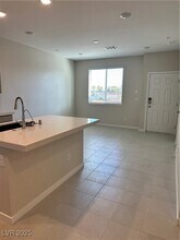 860 Angwin Ln in Henderson, NV - Building Photo - Building Photo