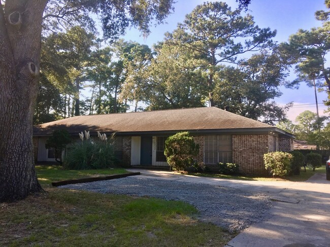 property at 6822 Johnny Mercer Blvd