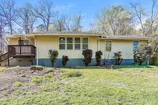 328 Pleasant Valley Dr in Birmingham, AL - Building Photo