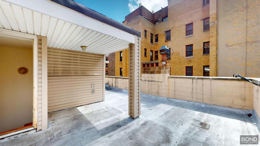 314 W 104th St in New York, NY - Building Photo