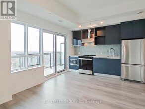 395-P395 Dundas St W in Oakville, ON - Building Photo - Building Photo