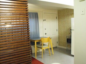 517 Montgomery St, Unit Apt. S in Laurel, MD - Building Photo - Building Photo