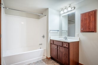 Elementary School Apartments in Schofield, WI - Foto de edificio - Interior Photo