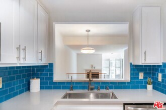6638 Clybourn Ave in Los Angeles, CA - Building Photo - Building Photo