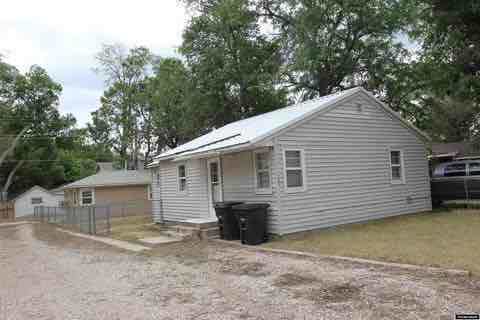 730 S 3rd St in Glenrock, WY - Building Photo - Building Photo