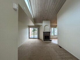 907 Bosworth St in San Francisco, CA - Building Photo