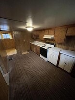 202 St Clair Ave SW in New Philadelphia, OH - Building Photo