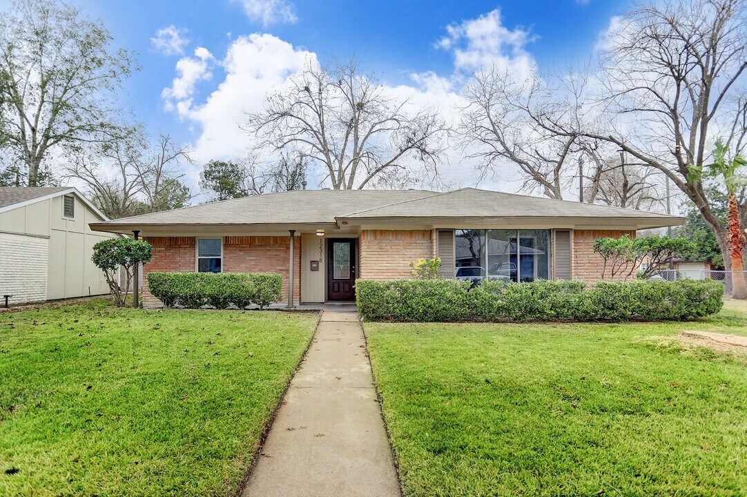 12318 Atwell Dr in Houston, TX - Building Photo