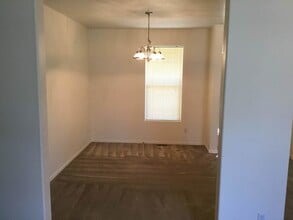 1080 Heathrow Dr in Eugene, OR - Building Photo - Building Photo