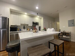 1 Everett St, Unit 305 in Boston, MA - Building Photo - Building Photo