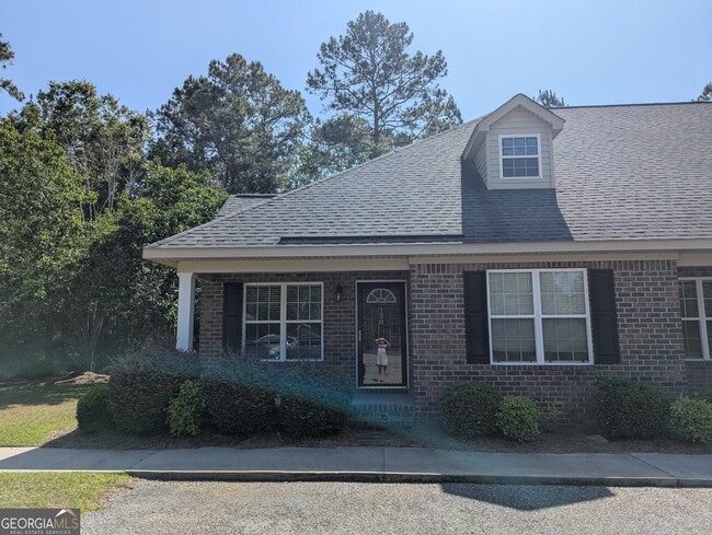 property at 130 Lakeview Commons Dr