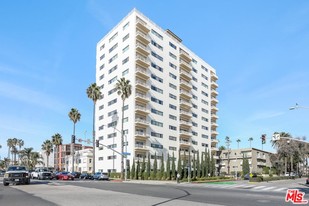 101 California Ave, Unit 202 in Santa Monica, CA - Building Photo