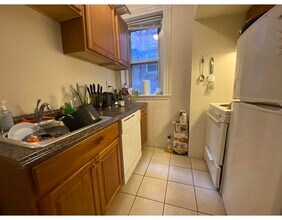 327 Huntington Ave-Unit -11 in Boston, MA - Building Photo - Building Photo