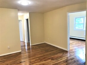204 Cleveland St, Unit A8 in Orange, NJ - Building Photo - Building Photo