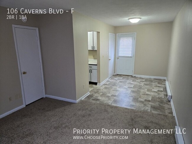 106 Caverns Blvd in Grottoes, VA - Building Photo - Building Photo