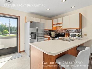 33 River Front Dr in Manchester, NH - Building Photo - Building Photo