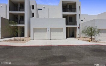 16655 E El Lago Blvd in Fountain Hills, AZ - Foto de edificio - Building Photo