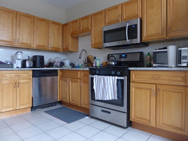 828 Parker St, Unit 2