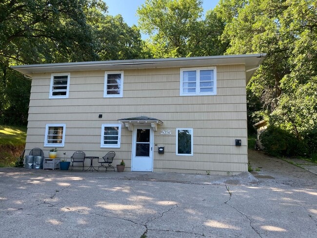 property at 265 Viking Dr