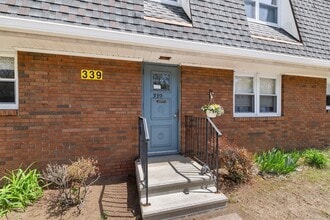 339 Dunfey Ln in Windsor, CT - Building Photo - Building Photo