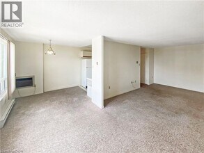 65 Highland Crescent in Kitchener, ON - Building Photo - Building Photo