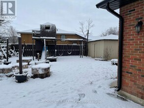 1024 Barton St in Hamilton, ON - Building Photo - Building Photo