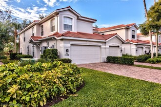 2180 Arielle Dr in Naples, FL - Foto de edificio - Building Photo