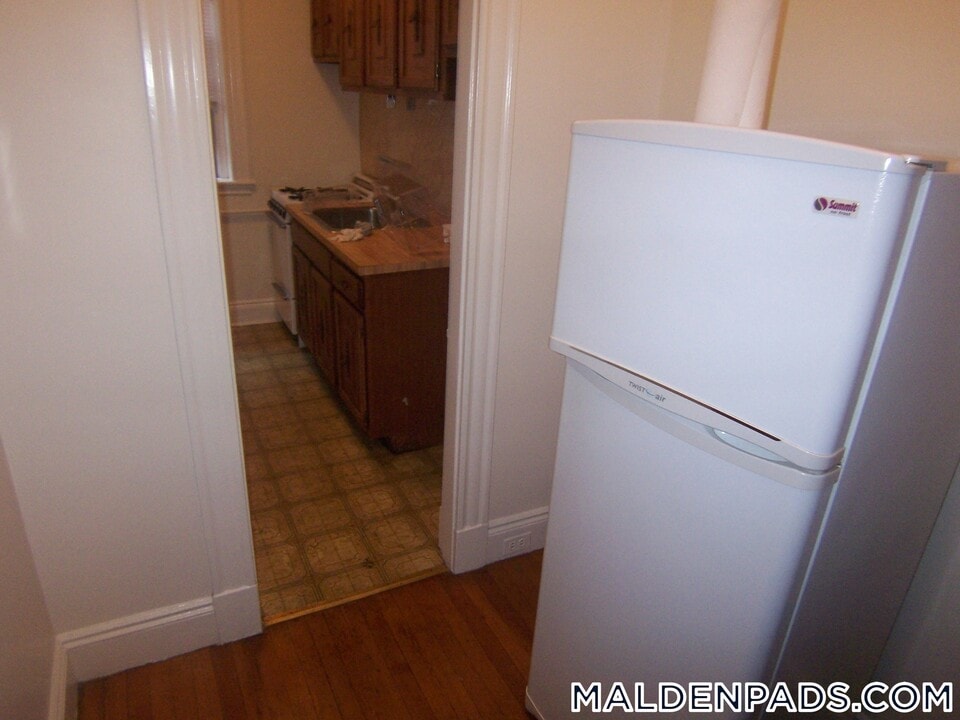 349 Pleasant St in Malden, MA - Building Photo