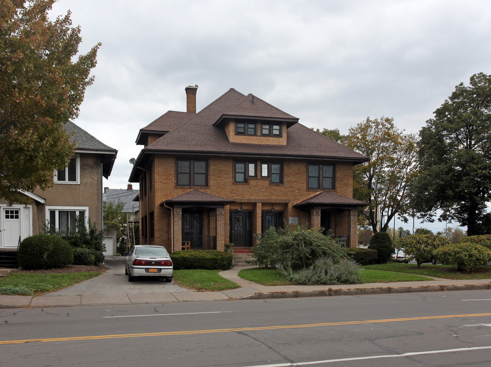 1706 East Ave in Rochester, NY - Foto de edificio