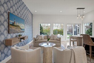 68 Foster Ave in Hampton Bays, NY - Building Photo - Building Photo