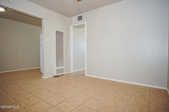 1317 St Johns Dr in El Paso, TX - Building Photo - Building Photo