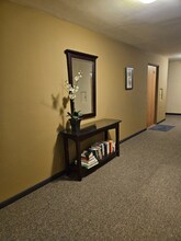 530 W Olympic Pl, Unit 309 in Seattle, WA - Building Photo - Building Photo