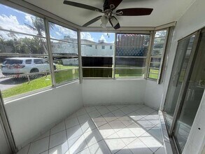 1663 NE Miami Gardens Dr in North Miami Beach, FL - Building Photo - Building Photo