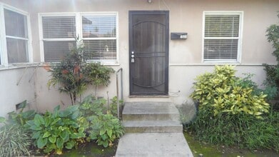 1521-1527 N Parton St in Santa Ana, CA - Building Photo - Building Photo