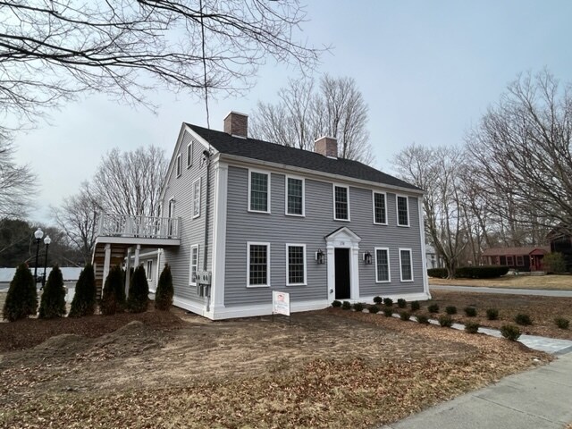 138 E Main St in Clinton, CT - Building Photo