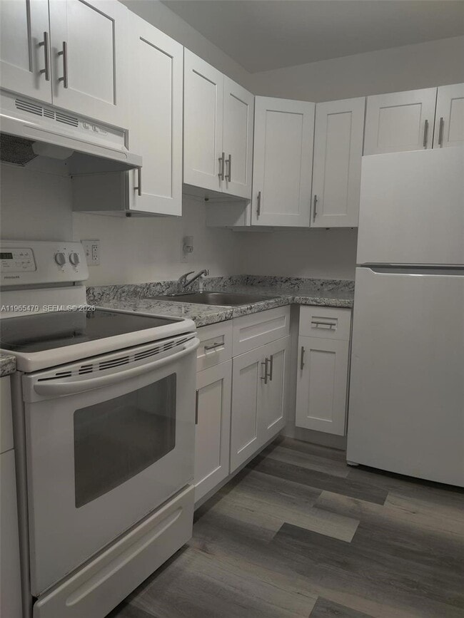 5950 NE 18th Ave in Fort Lauderdale, FL - Building Photo - Building Photo