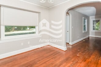 123 Hendrix St in West Columbia, SC - Building Photo - Building Photo