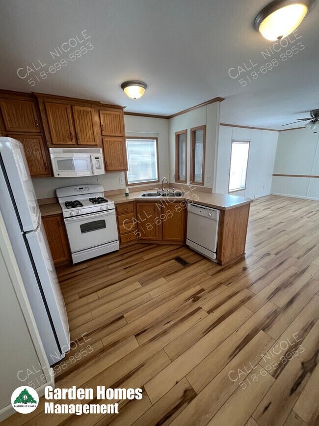 7 Clayton Dr Rentals in Halfmoon, NY