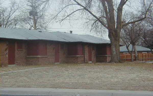 1542 Valentia St in Denver, CO - Building Photo