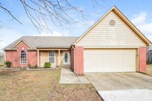 7776 Parkwood Cove, Unit 1324 in Southaven, MS - Building Photo