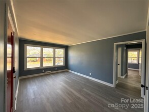 408 Fannie Cir in Charlotte, NC - Building Photo - Building Photo