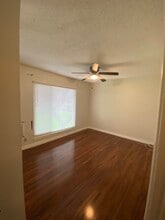 17236 Nisson Rd in Tustin, CA - Foto de edificio - Building Photo