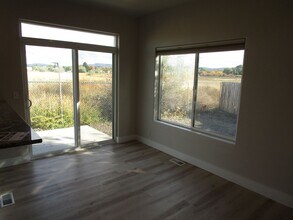 1271 NW Teal Loop in Prineville, OR - Building Photo - Building Photo