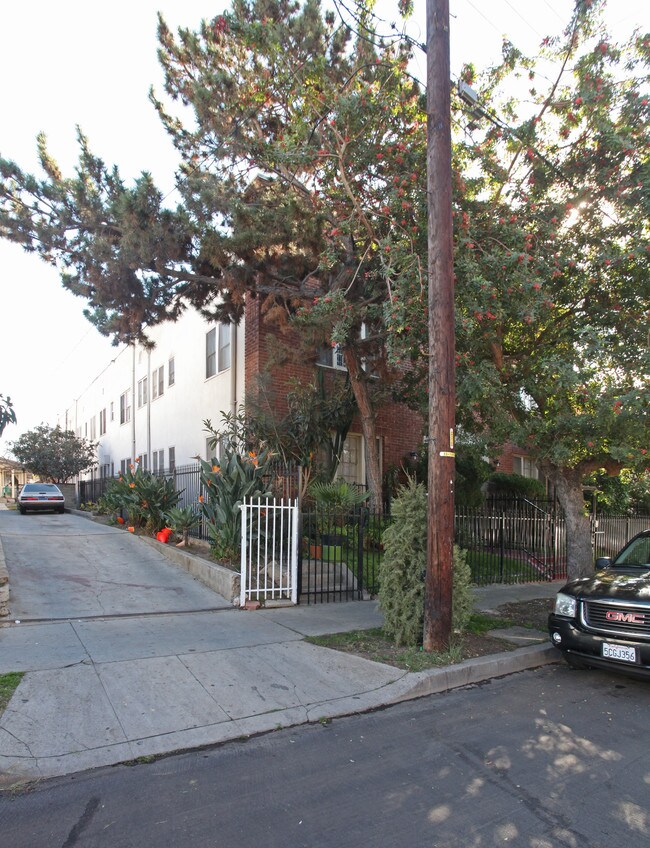 1162 N Kingsley Dr in Los Angeles, CA - Building Photo - Building Photo