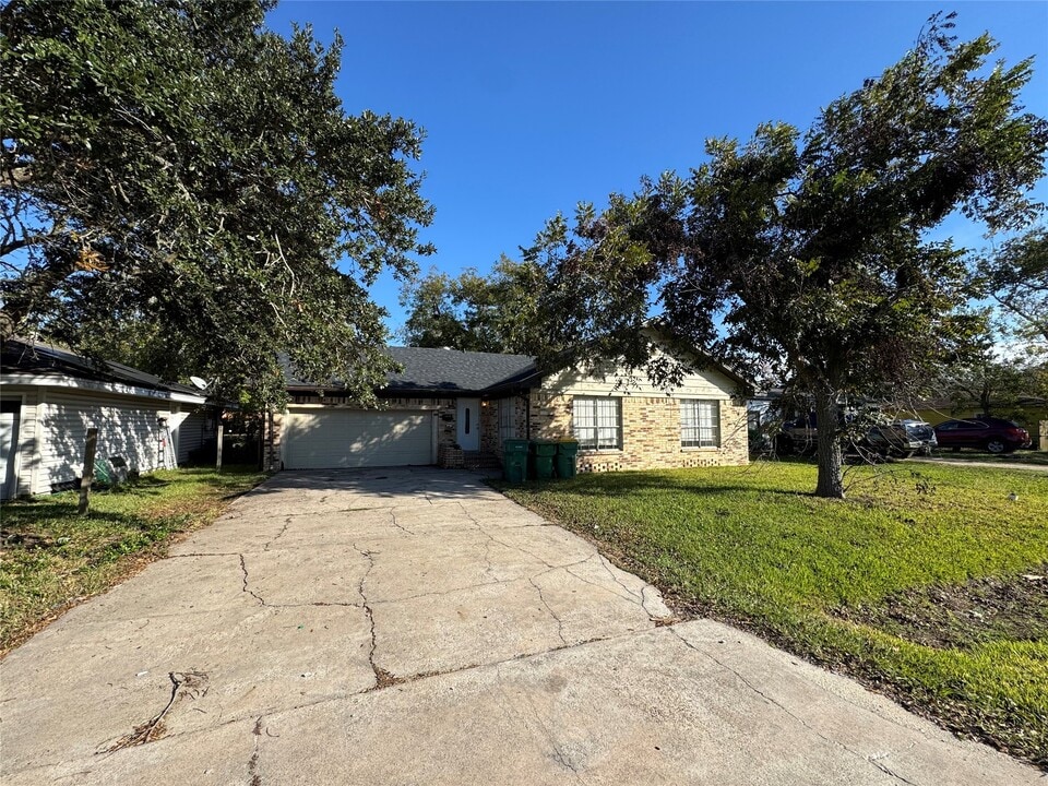 1113 Cora St in La Marque, TX - Building Photo