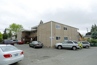 Highland Terrace Apartments in Seattle, WA - Building Photo - Building Photo