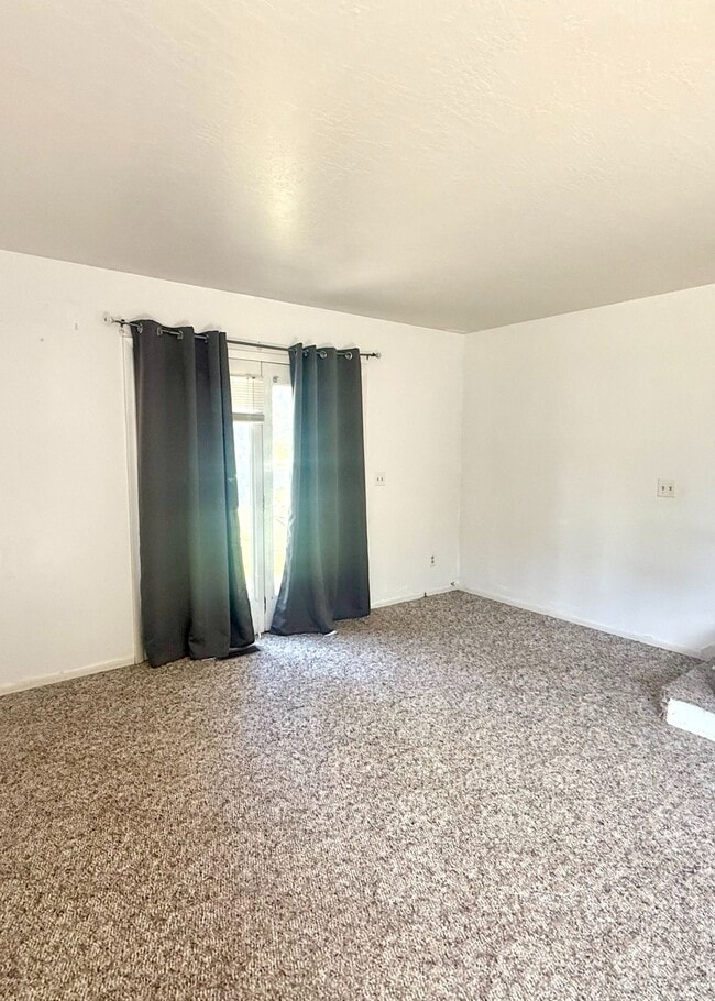 11960 Palatial Dr in Freeland, MI - Building Photo - Building Photo